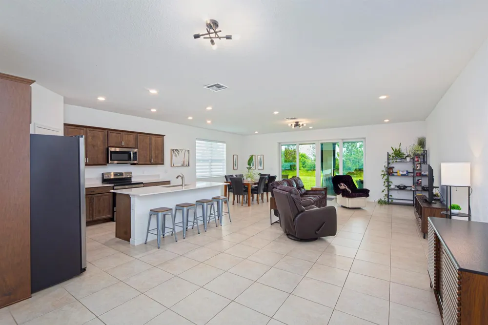 7647 NW Old Grove Lane Port St. Lucie, FL 34987