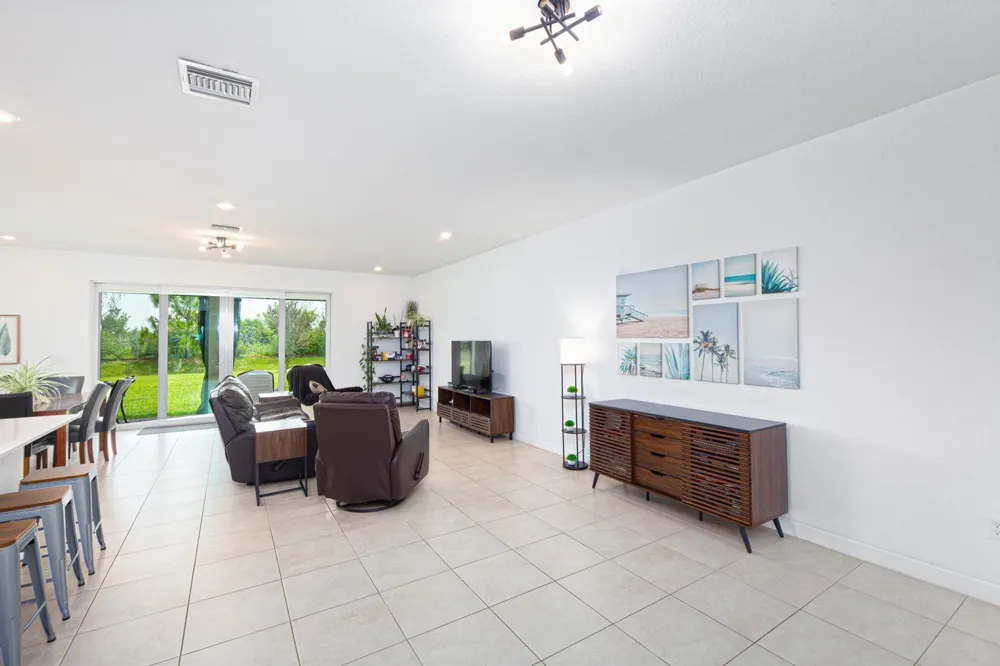 7647 NW Old Grove Lane Port St. Lucie, FL 34987