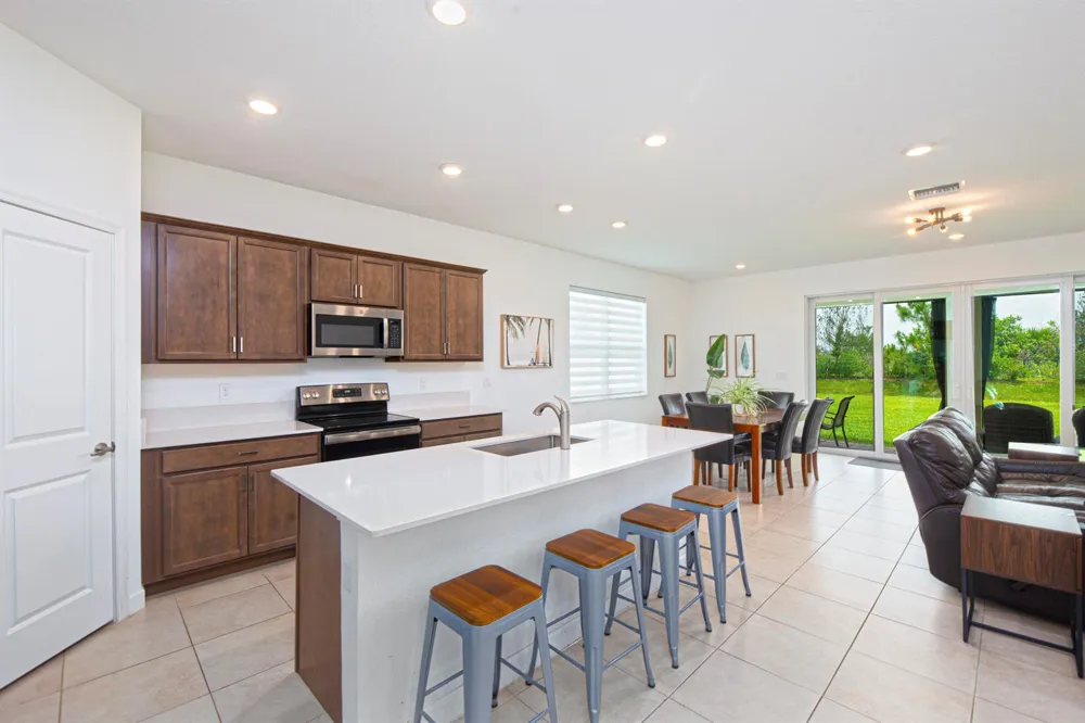 7647 NW Old Grove Lane Port St. Lucie, FL 34987