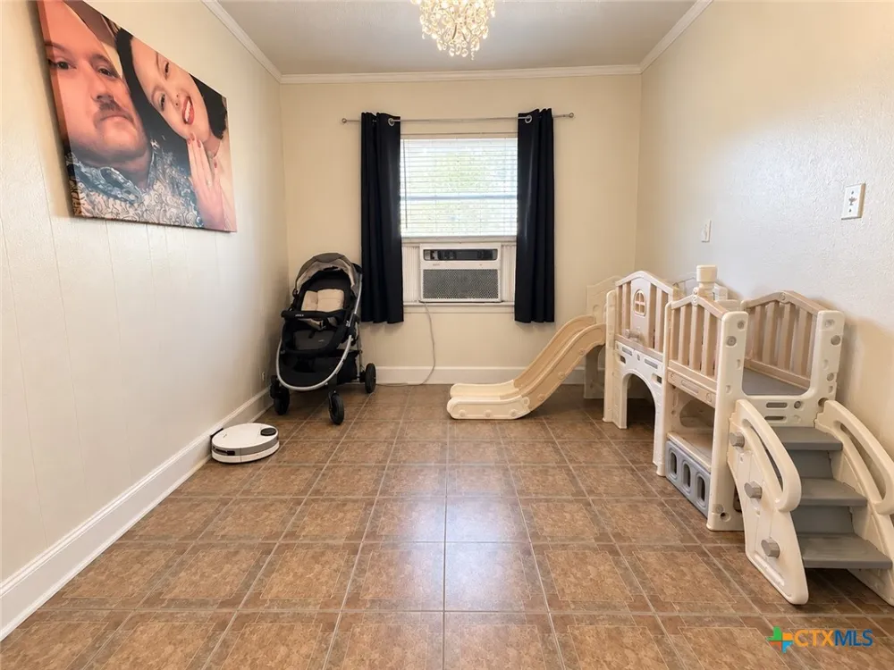 1119 East Edna, TX 77957