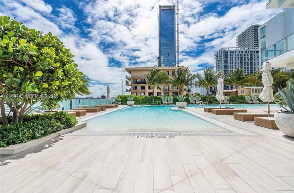 2900 NE 7th Ave #1603 Miami, FL 33137