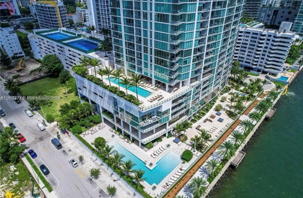 2900 NE 7th Ave #1603 Miami, FL 33137