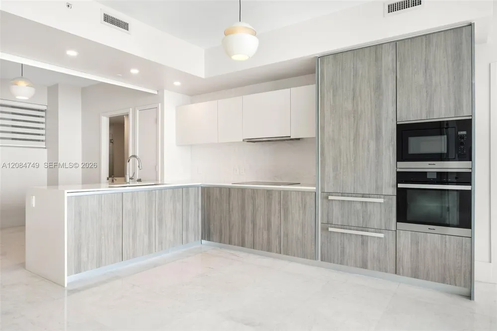 2900 NE 7th Ave #1603 Miami, FL 33137