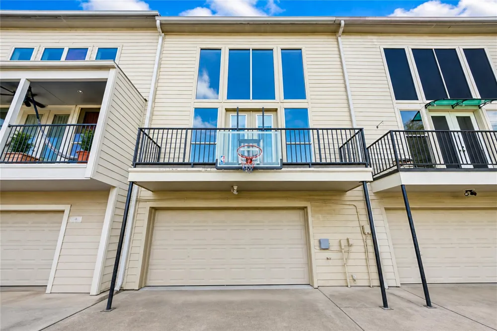 1322 Emancipation Avenue Houston, TX 77003