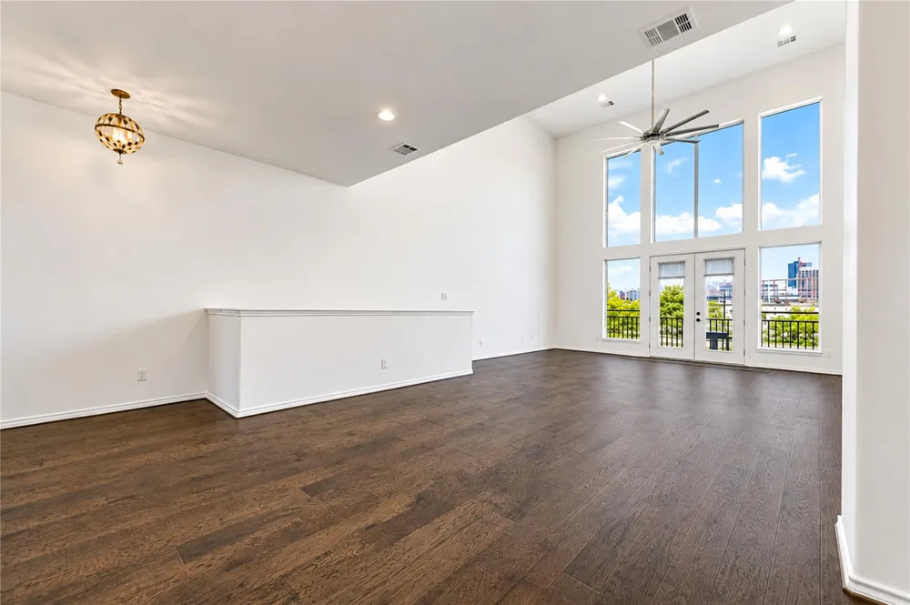 1322 Emancipation Avenue Houston, TX 77003