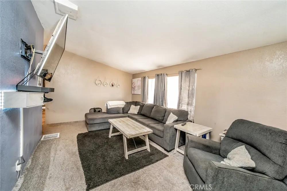 11031 Anderson Ranch Phelan, CA 92371