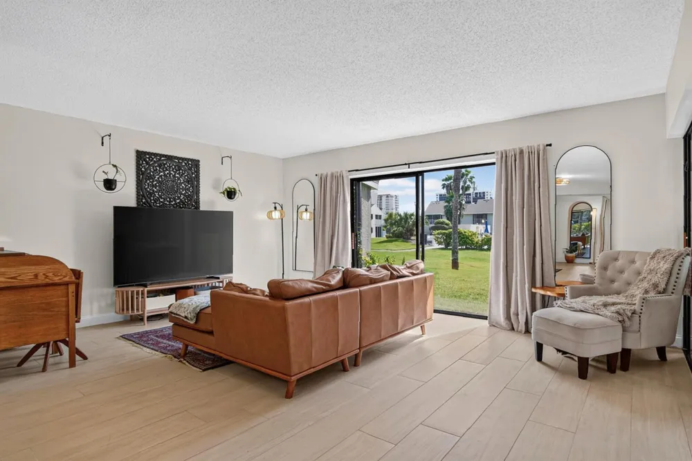 3212 S LAKEVIEW CIRCLE #10104 Fort Pierce, FL 34949