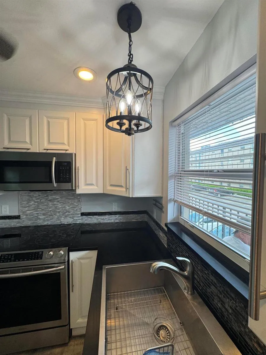 721 LORI DRIVE #206 Palm Springs, FL 33461