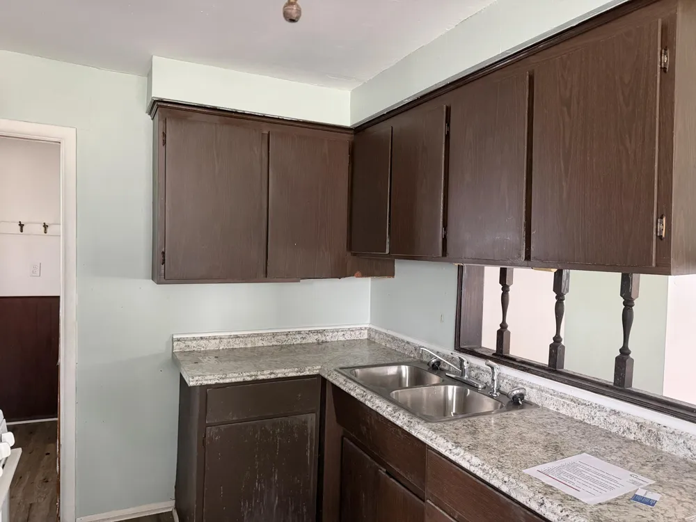 22458 Hillock Avenue Warren, MI 48089