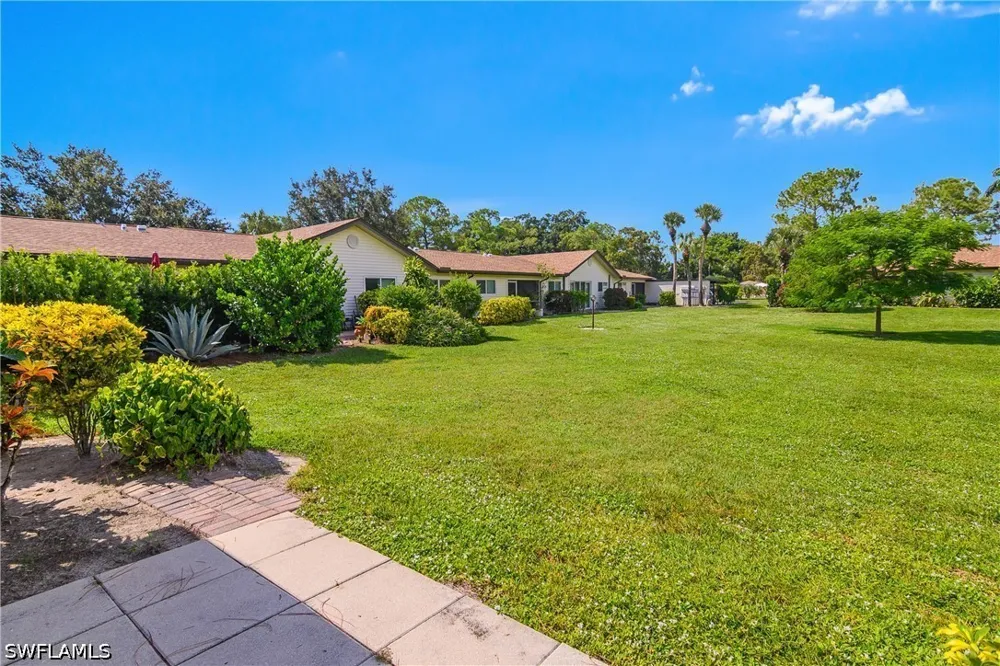 Pine Isle Lane #1071 Naples, FL 34112