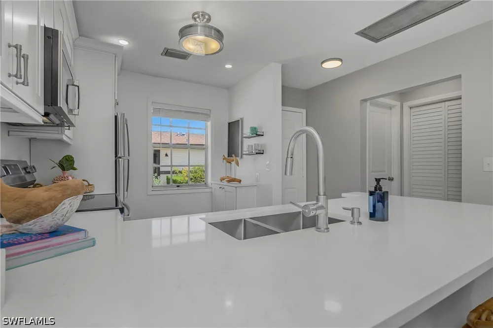Pine Isle Lane #1071 Naples, FL 34112
