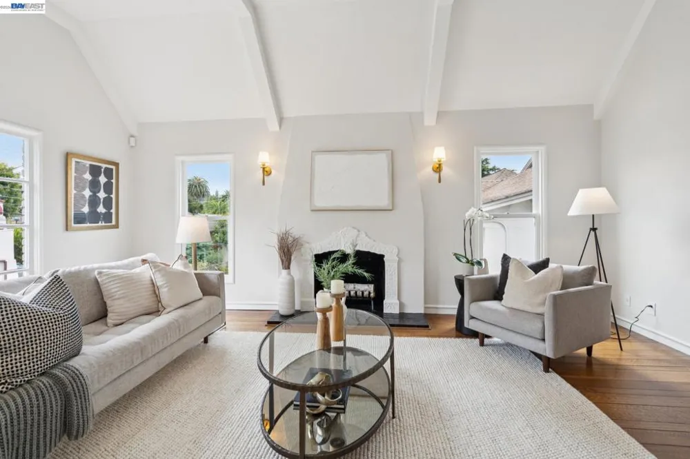 637 Boulevard Way Oakland, CA 94610