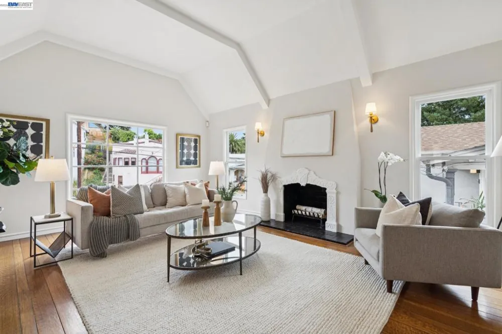 637 Boulevard Way Oakland, CA 94610