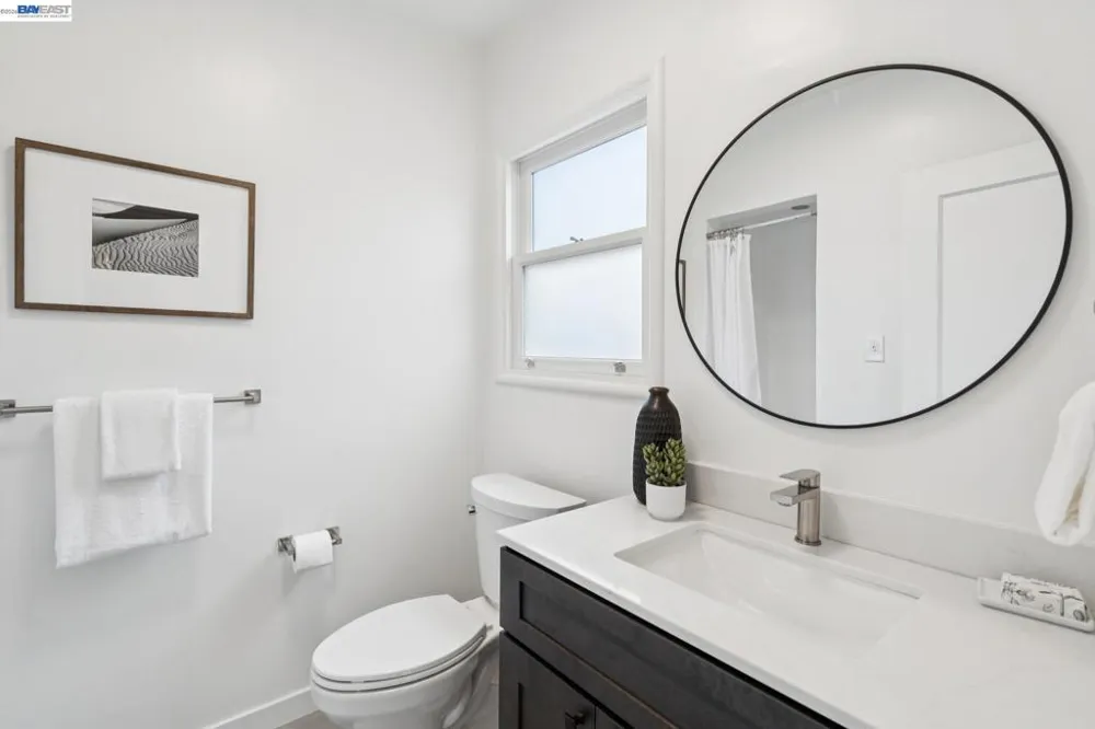 637 Boulevard Way Oakland, CA 94610