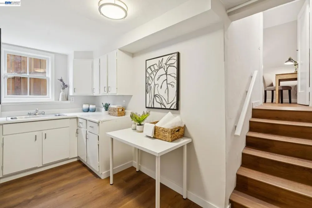 637 Boulevard Way Oakland, CA 94610