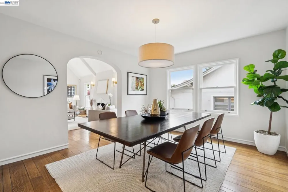 637 Boulevard Way Oakland, CA 94610