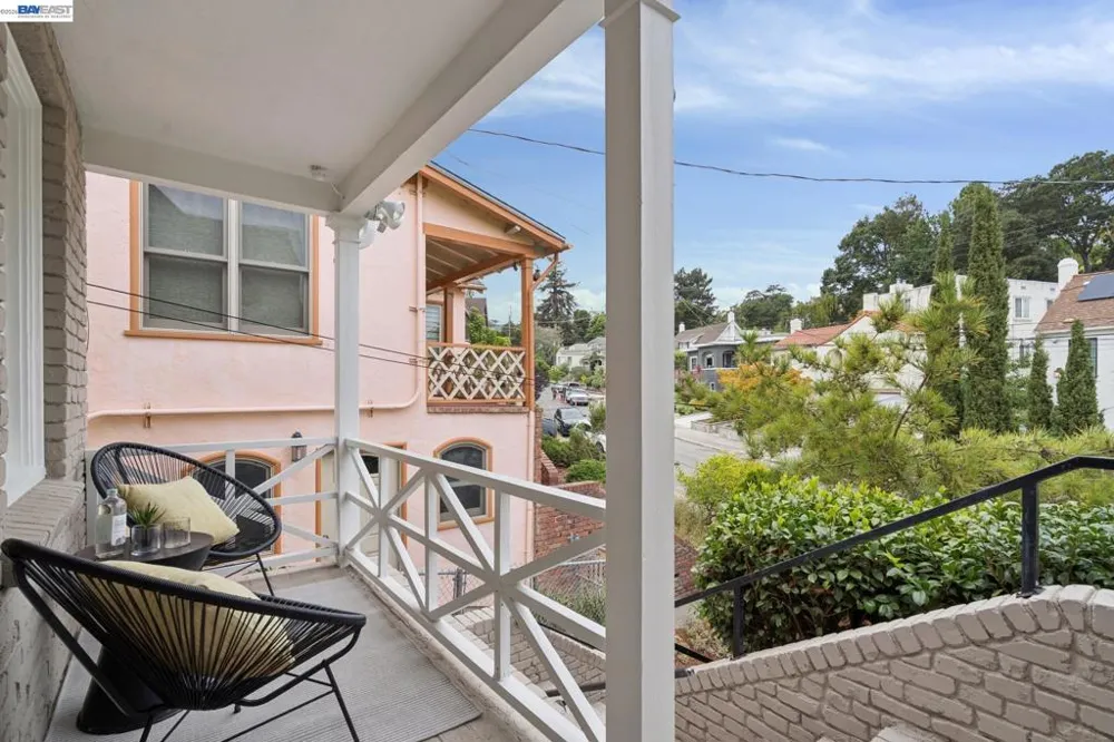 637 Boulevard Way Oakland, CA 94610
