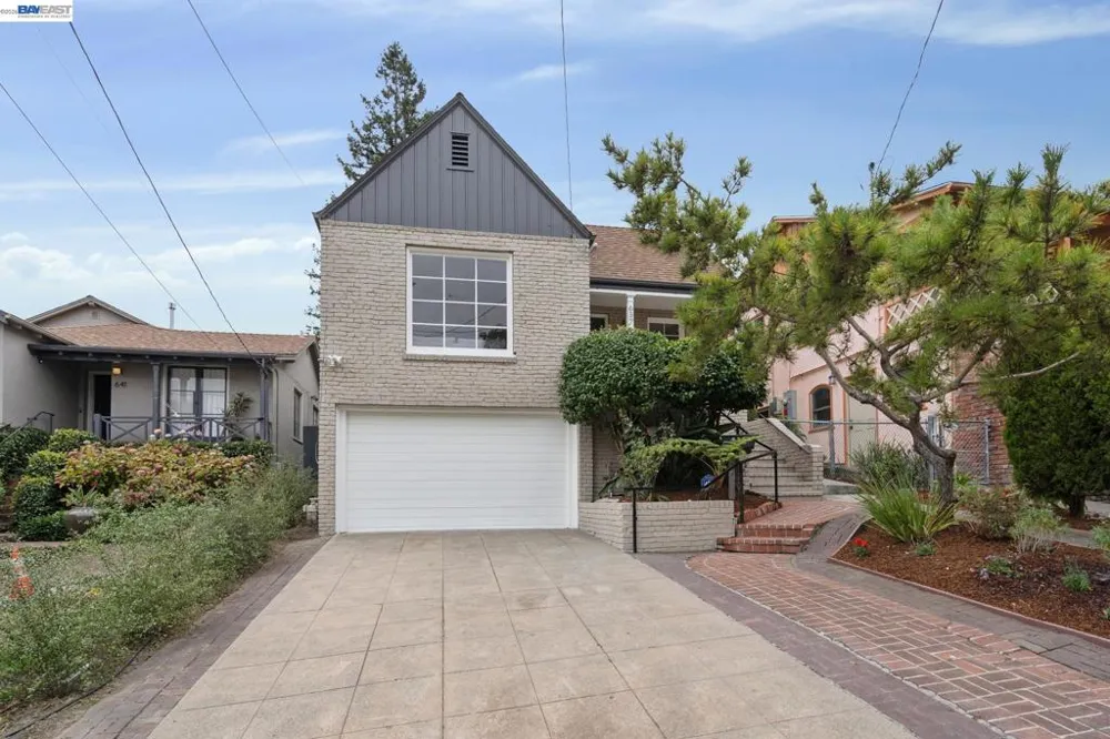 637 Boulevard Way Oakland, CA 94610