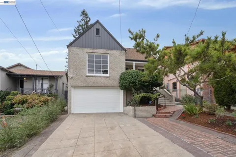 637 Boulevard Way