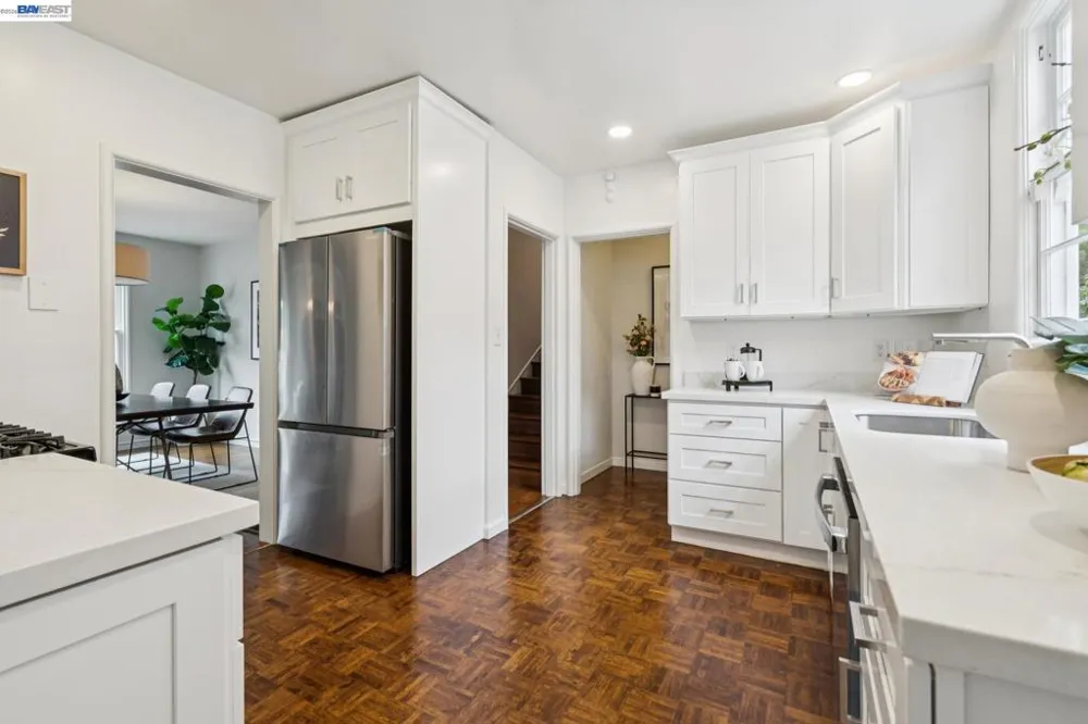 637 Boulevard Way Oakland, CA 94610