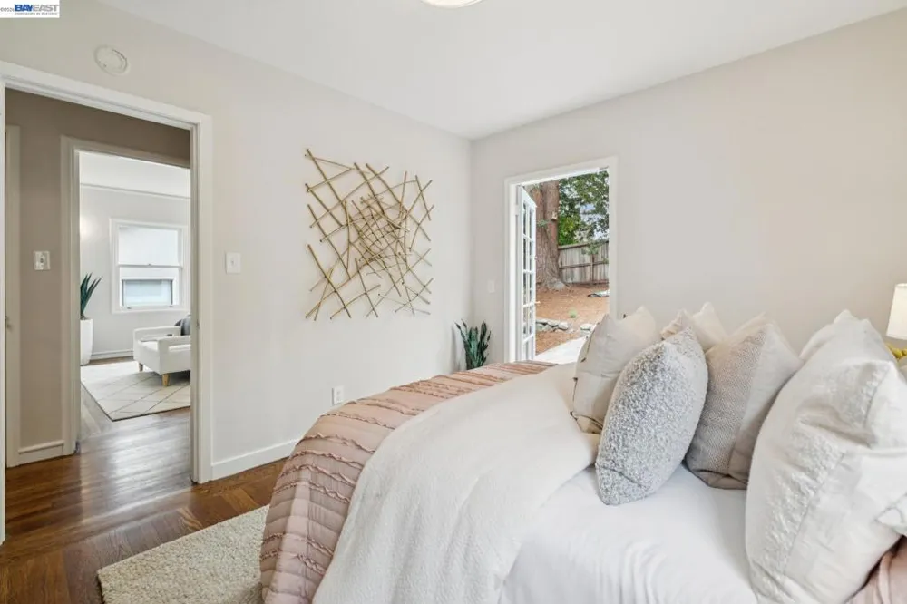 637 Boulevard Way Oakland, CA 94610