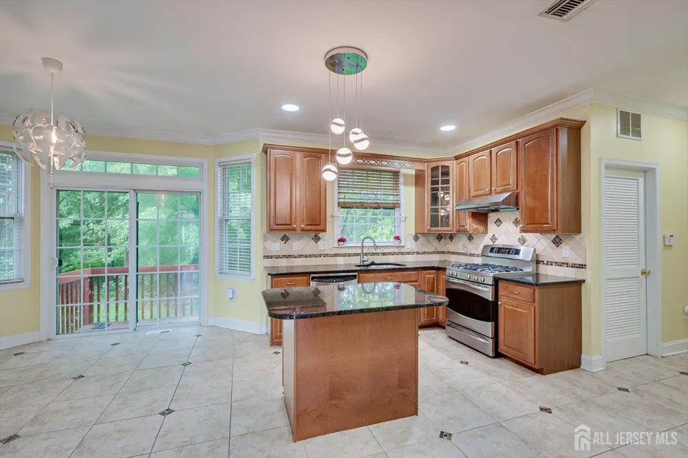29 Mission Drive Monroe, NJ 08831