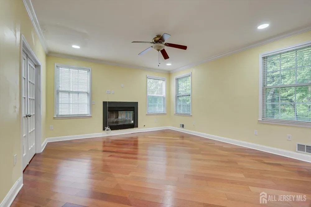 29 Mission Drive Monroe, NJ 08831