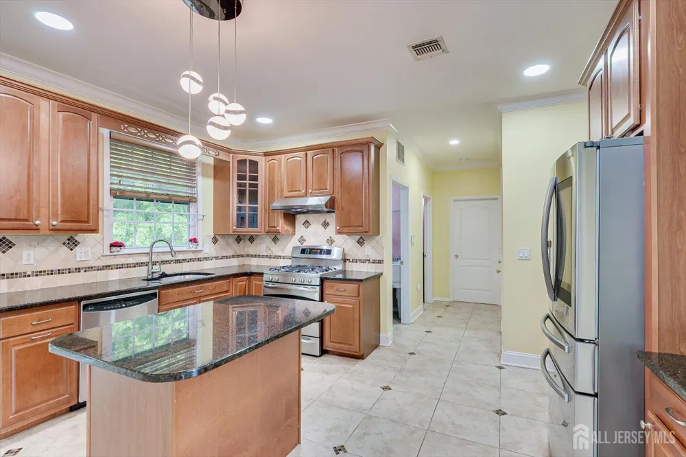 29 Mission Drive Monroe, NJ 08831