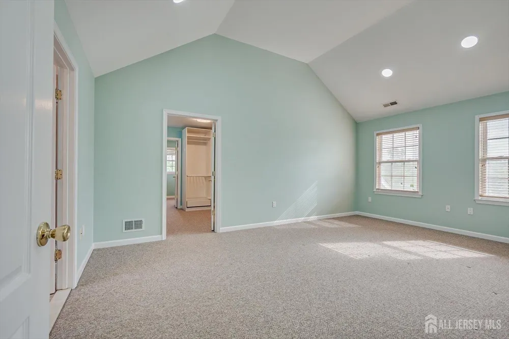 29 Mission Drive Monroe, NJ 08831