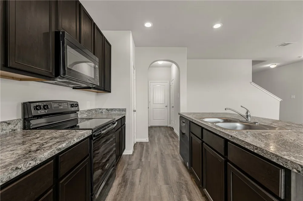 987 Harper Lane Bryan, TX 77803