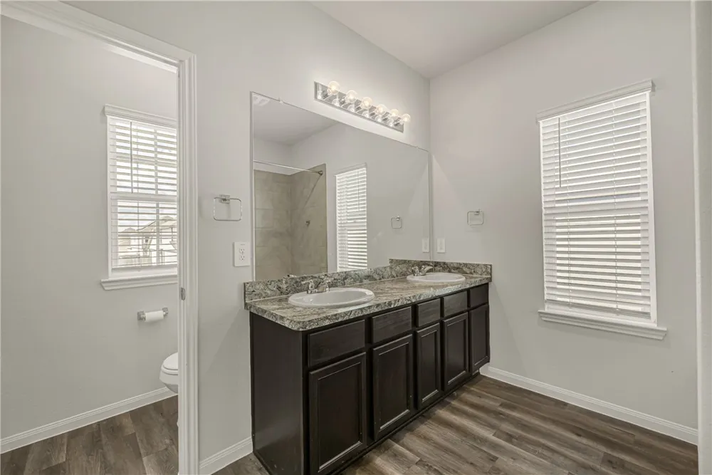 987 Harper Lane Bryan, TX 77803