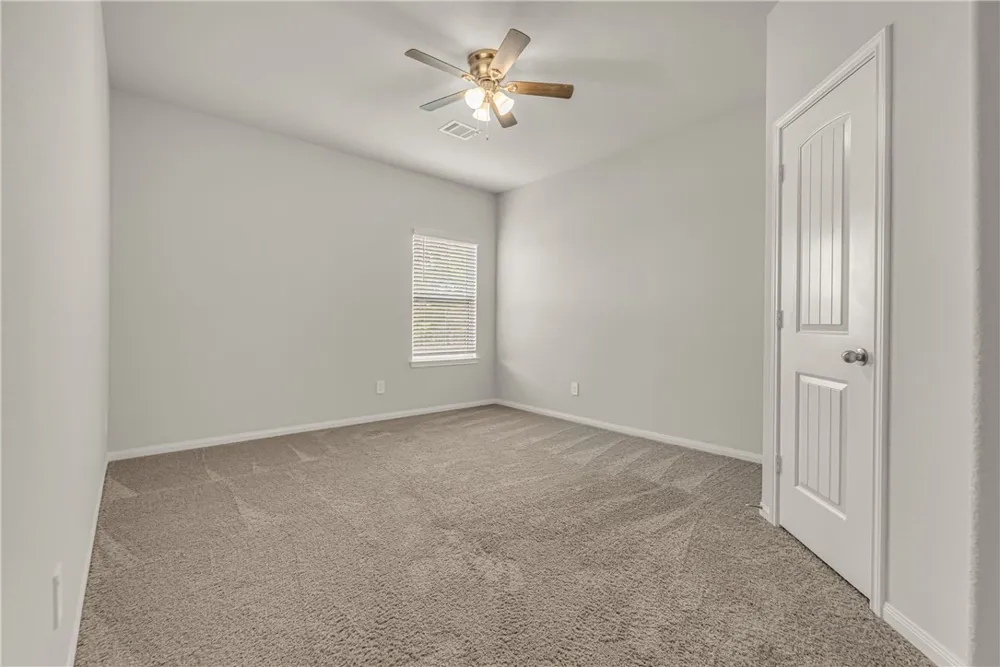 987 Harper Lane Bryan, TX 77803