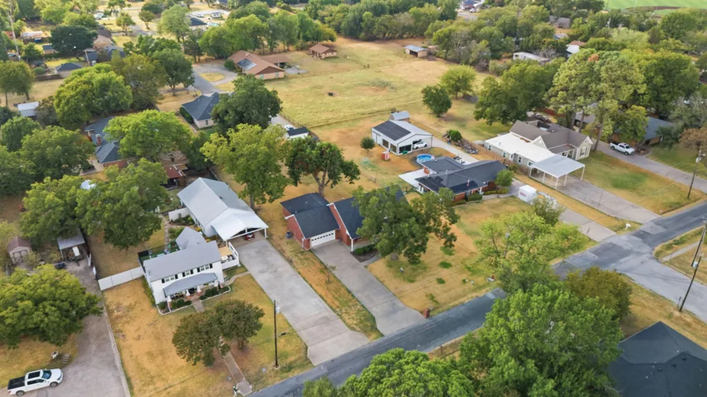 400 S College Street Pilot Point, TX 76258