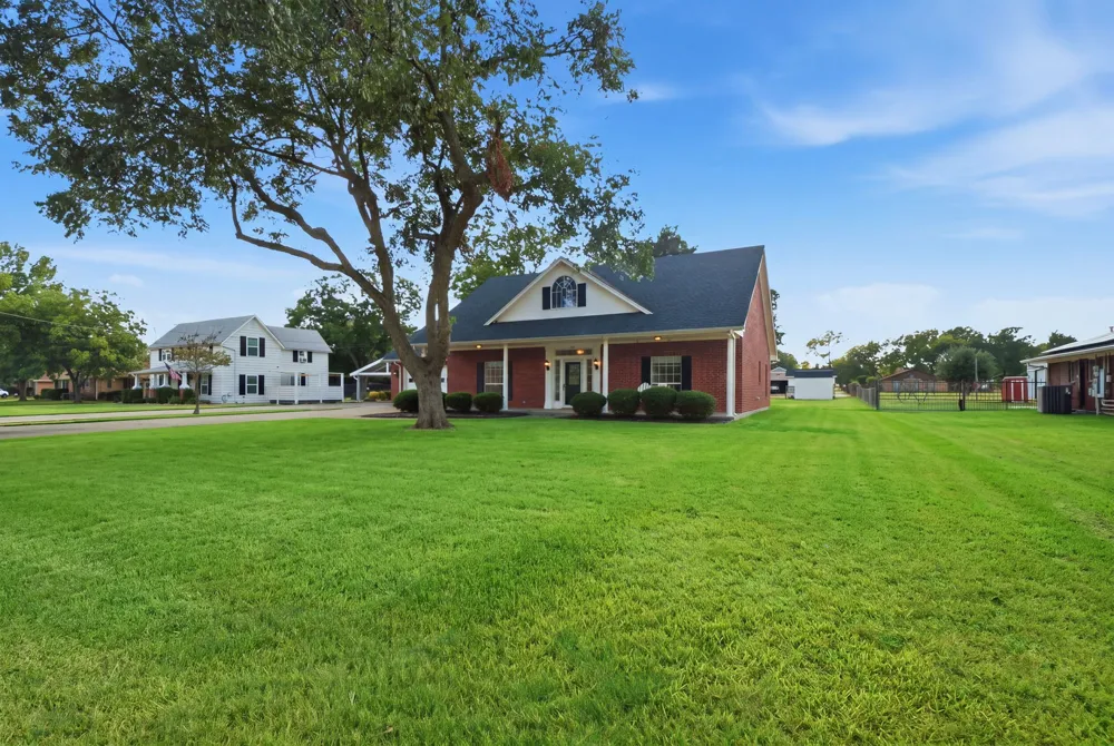 400 S College Street Pilot Point, TX 76258