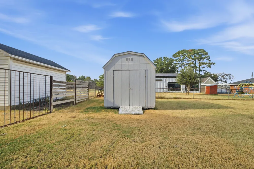 400 S College Street Pilot Point, TX 76258