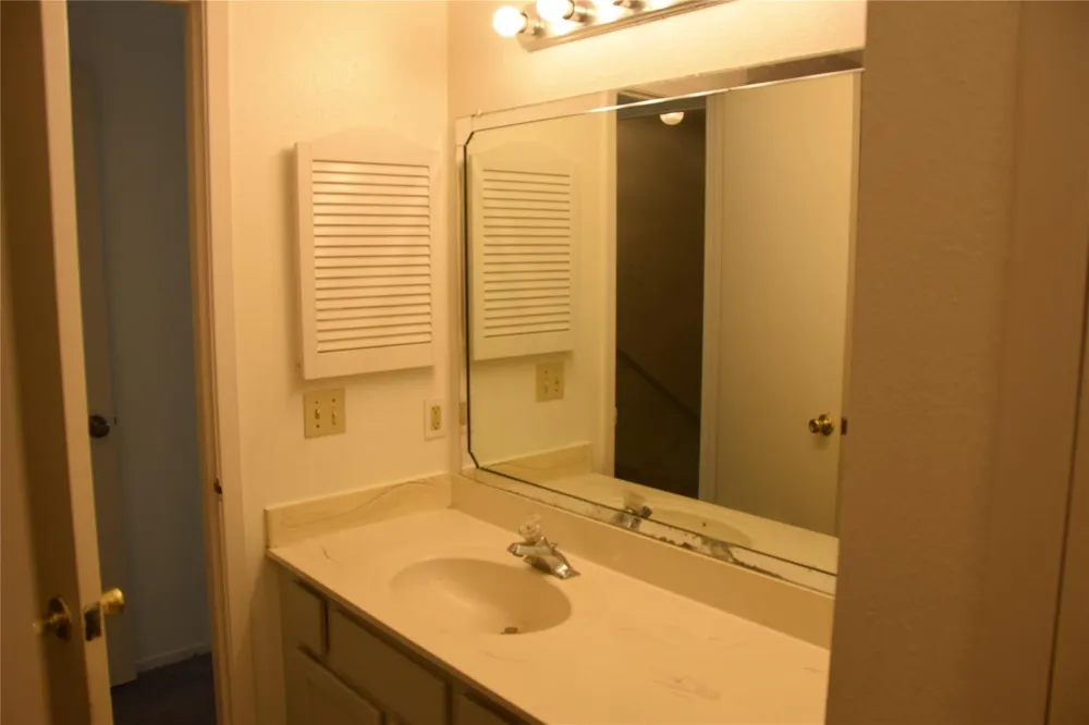 15357 Falmouth Avenue #2 Hockley, TX 77084