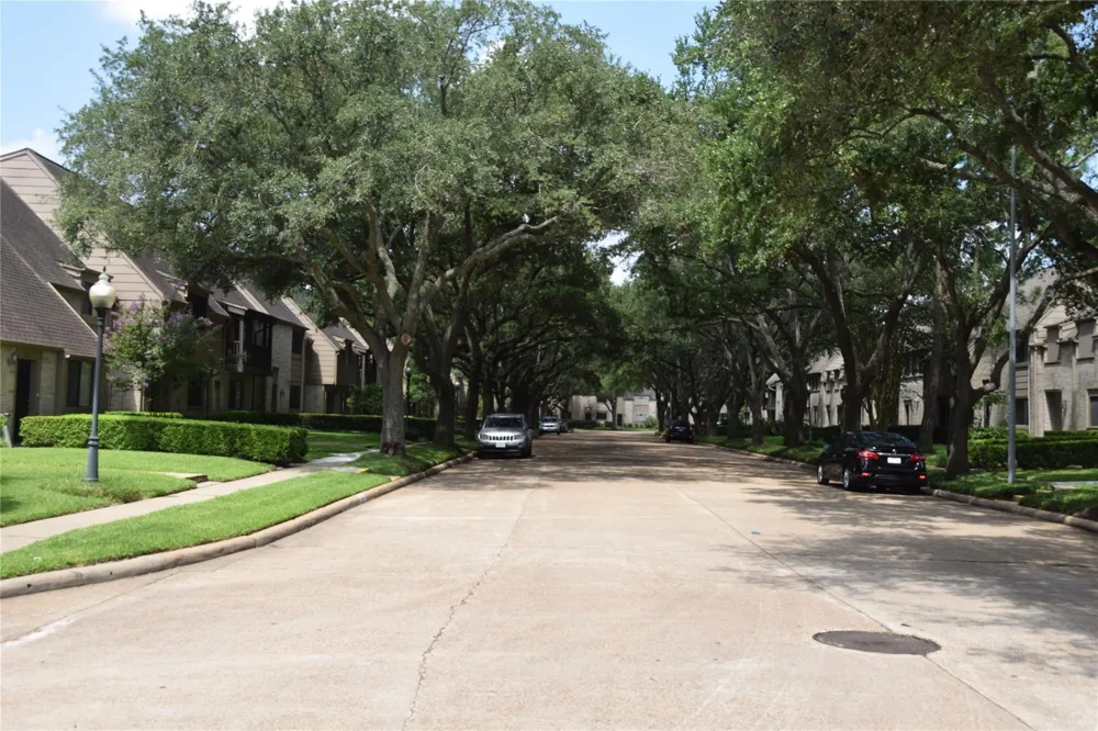 15357 Falmouth Avenue #2 Hockley, TX 77084