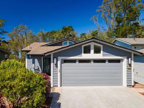 523 El Granada Boulevard