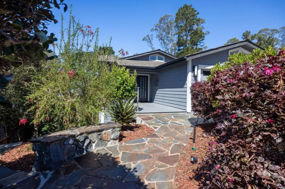 523 El Granada Boulevard El Granada, CA 94019
