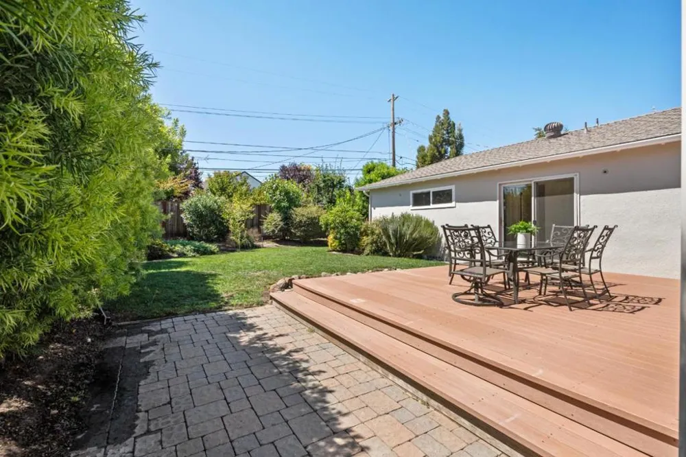 1630 Anamor Street Redwood City, CA 94061