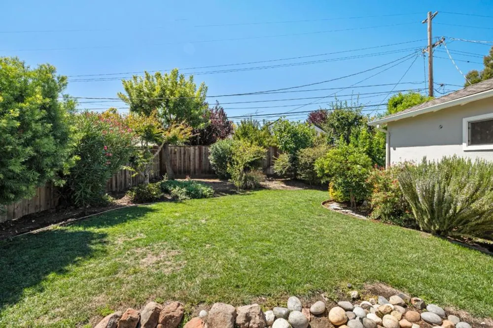 1630 Anamor Street Redwood City, CA 94061
