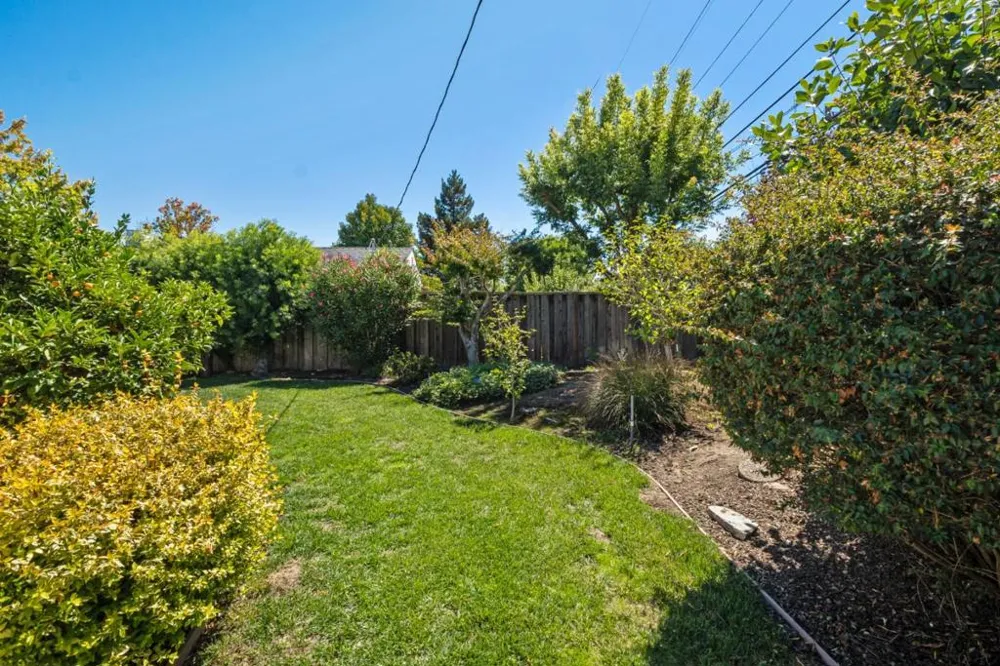 1630 Anamor Street Redwood City, CA 94061