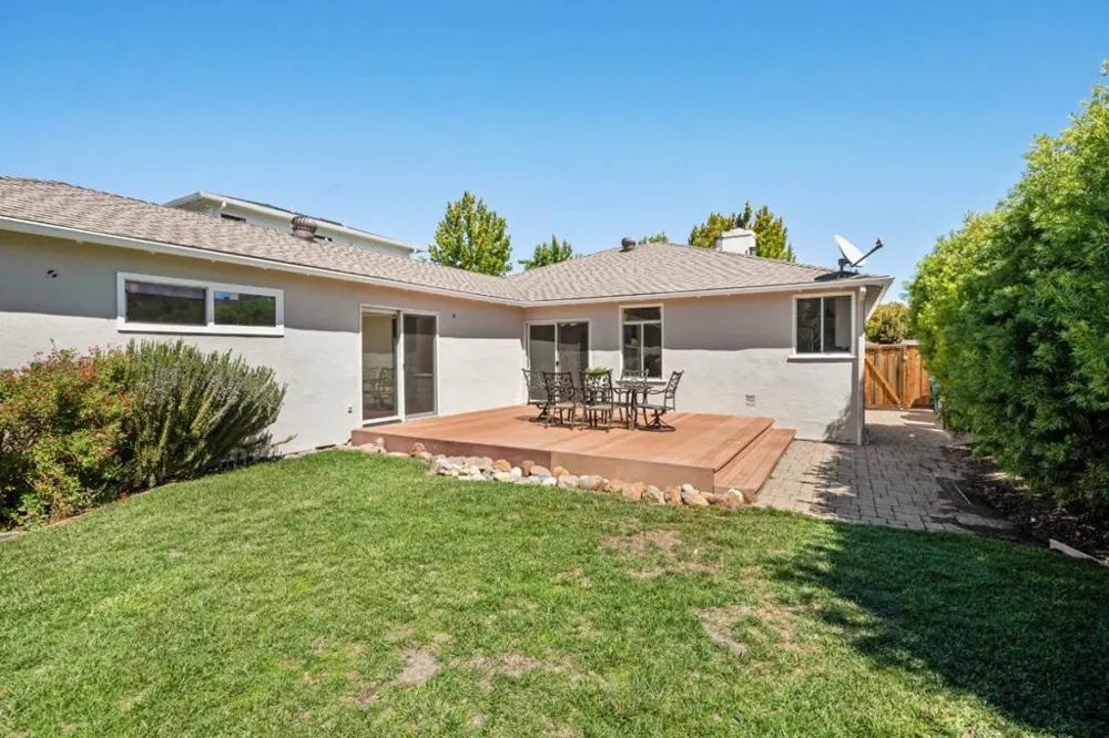 1630 Anamor Street Redwood City, CA 94061
