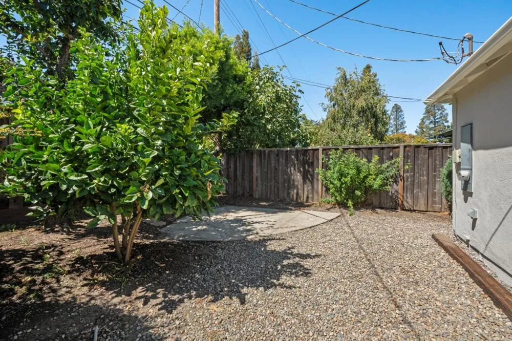 1630 Anamor Street Redwood City, CA 94061