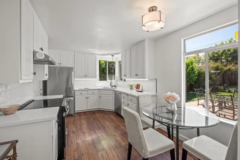 1630 Anamor Street Redwood City, CA 94061