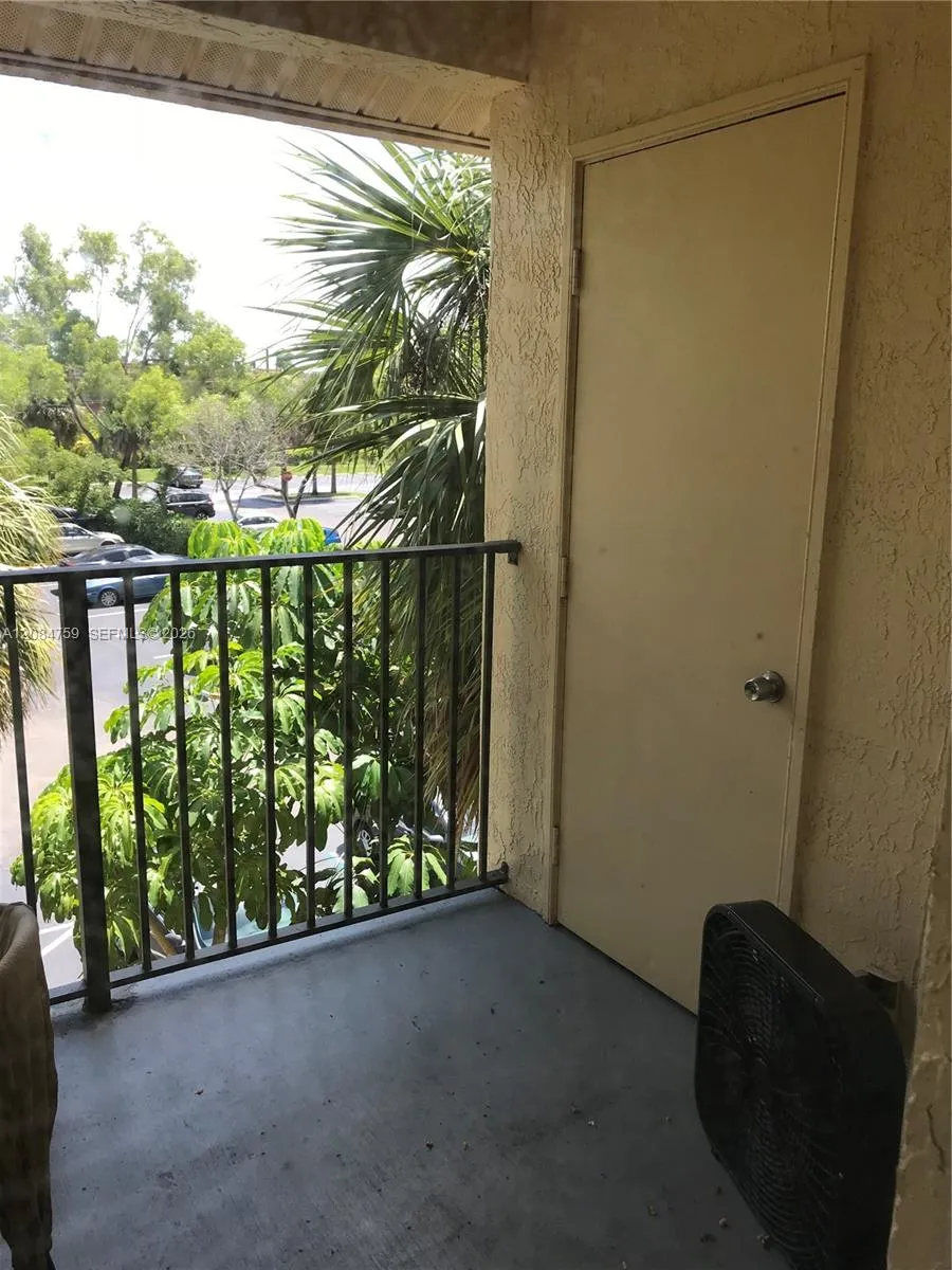9999 Summerbreeze Dr #608 Sunrise, FL 33322