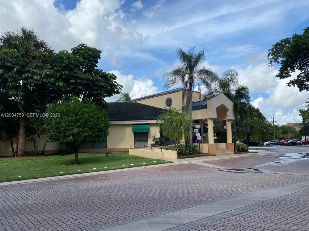 9999 Summerbreeze Dr #608 Sunrise, FL 33322