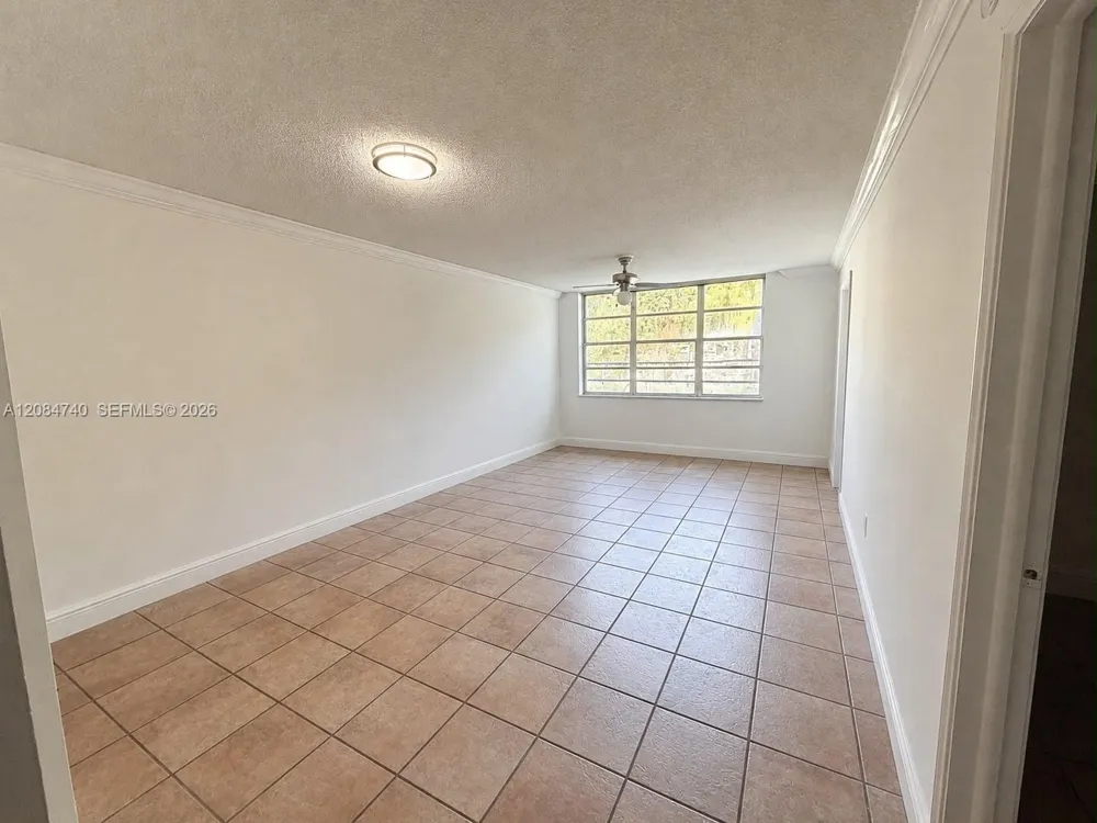 9440 Live Oak Pl #106 Davie, FL 33324