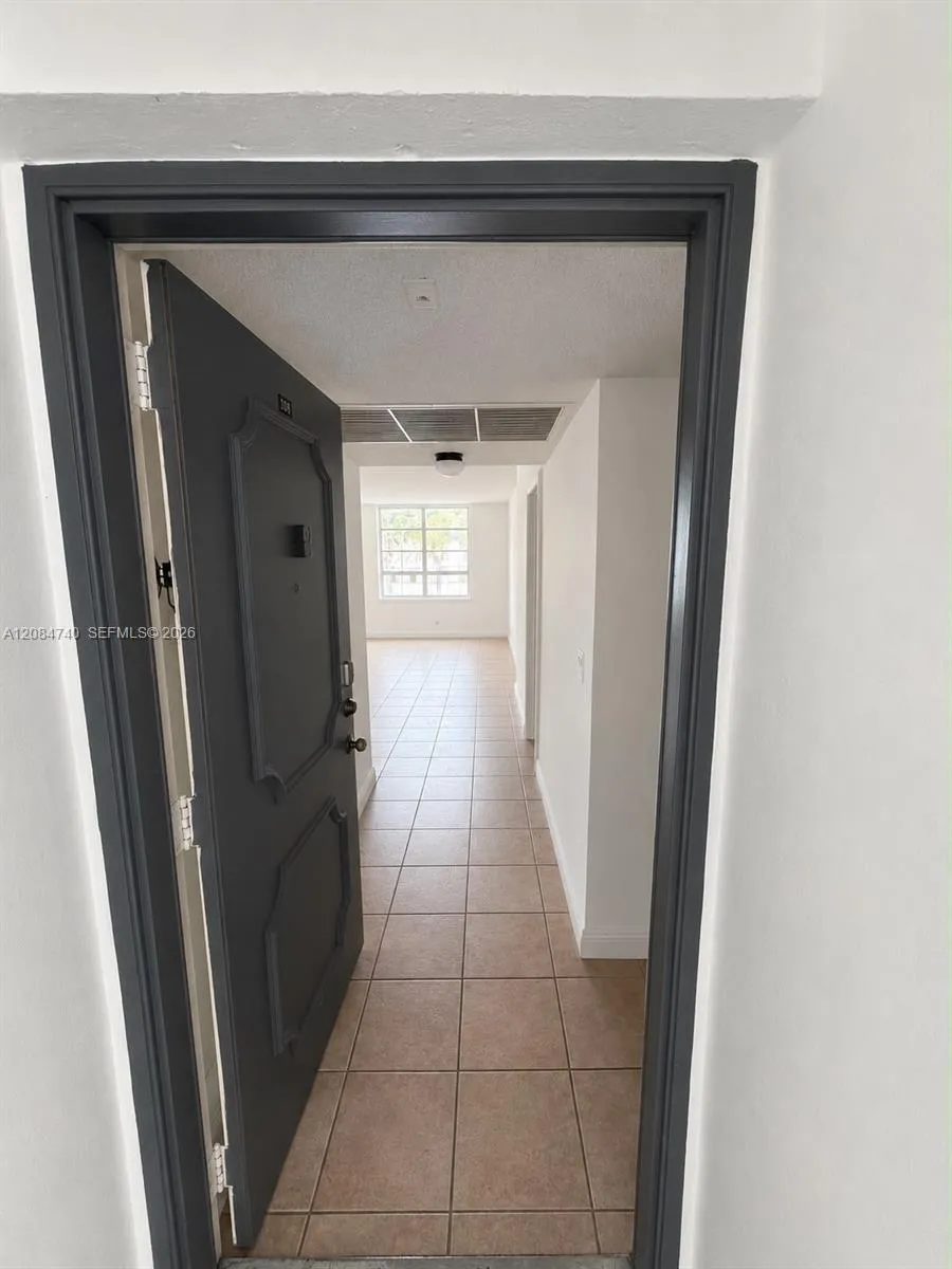 9440 Live Oak Pl #106 Davie, FL 33324