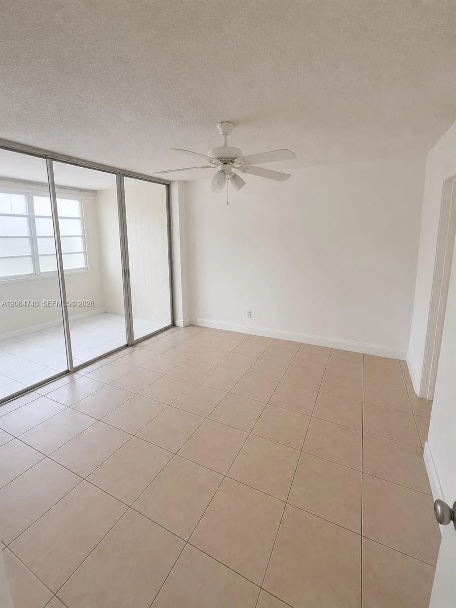 9440 Live Oak Pl #106 Davie, FL 33324